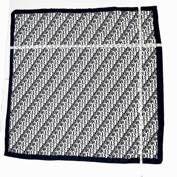 Roger L Paris Navy and White Scarf Made in Italy Womens 34 x 34 - Picture 4 of 5